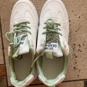 New women fashion sneakers